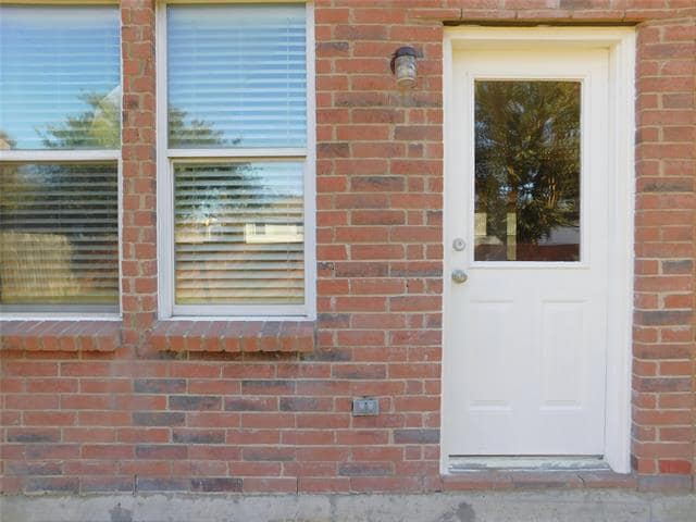 Building Photo - 2628 S Wavecrest Ct