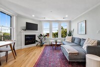 Building Photo - 280 E Eagle St