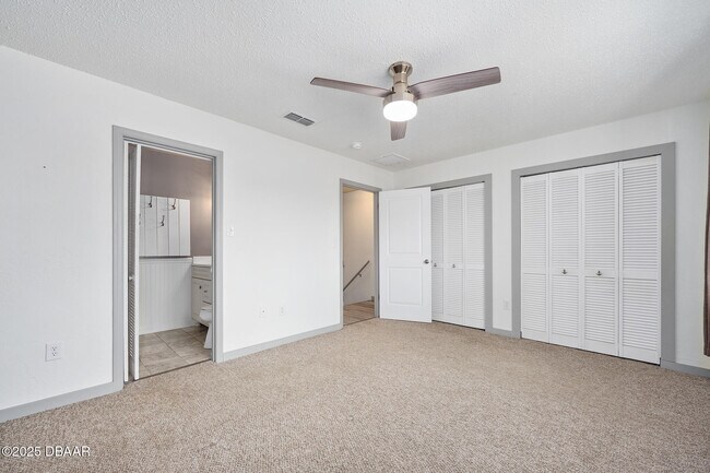 Building Photo - 56 Chippingwood Ln