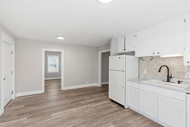 Building Photo - 3 Bedroom | 2 Bathroom | Springfield MO