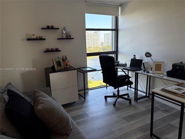 Building Photo - 20355 NE 34th Ct