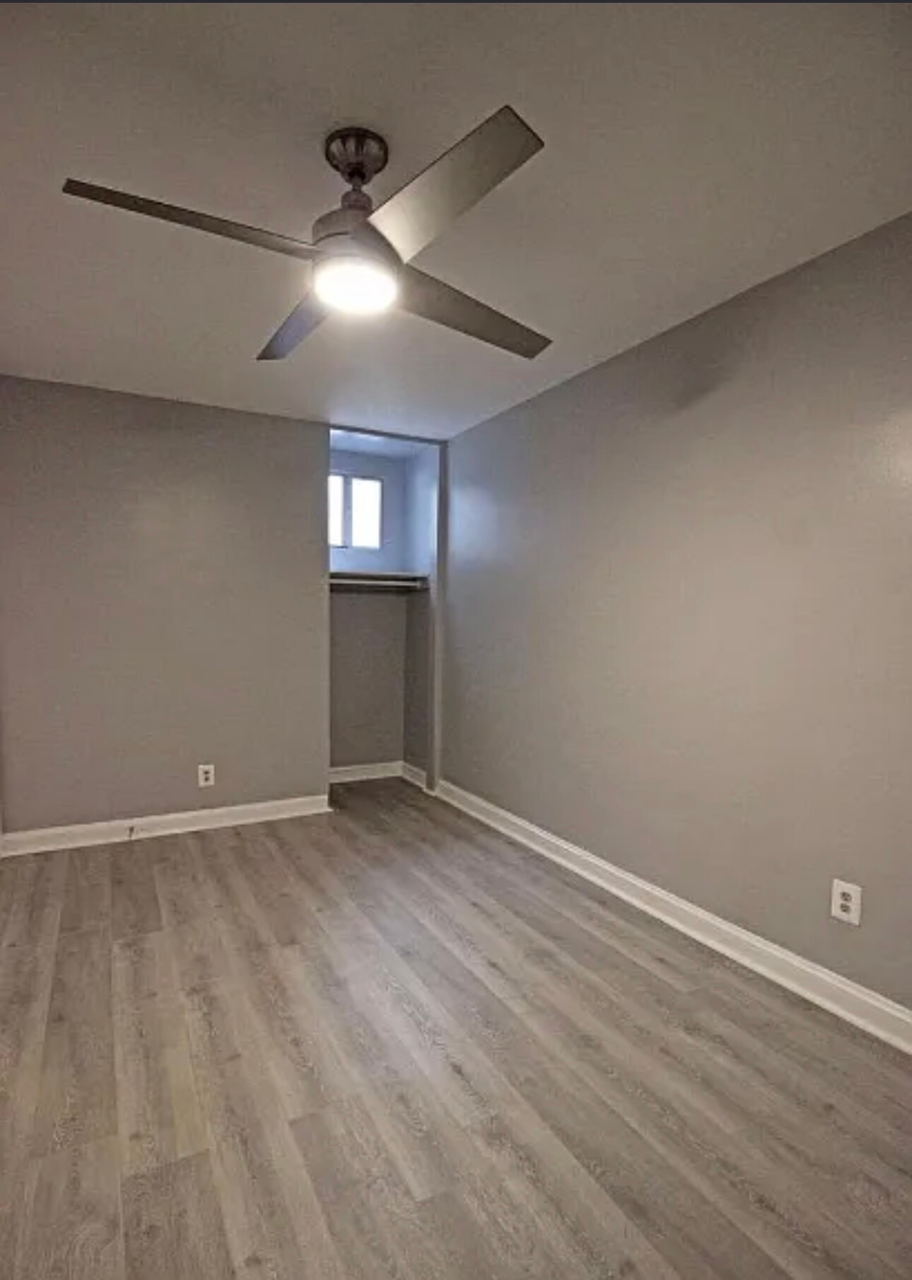 Building Photo - 3301 D St SE