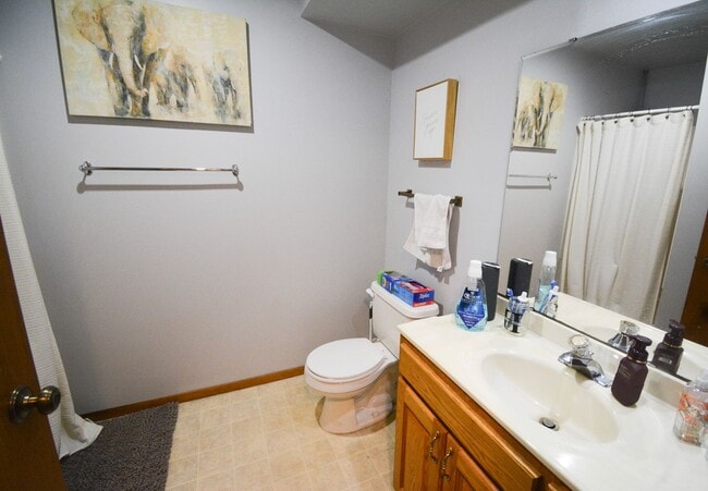 Building Photo - Great location, roomy yard, huge garage!