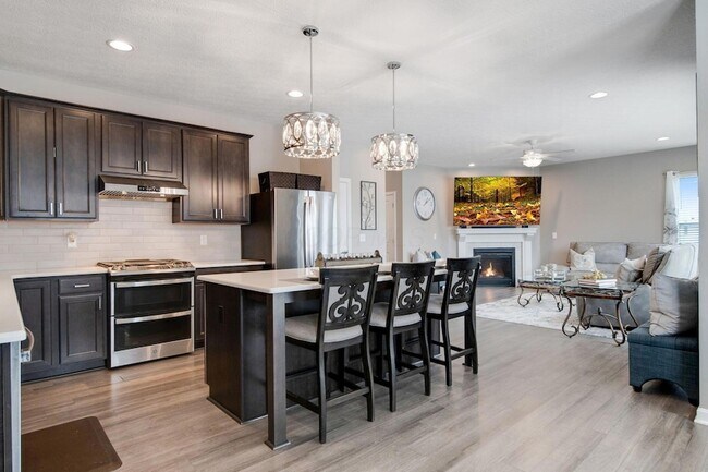 Building Photo - 7181 Fenwick St NW