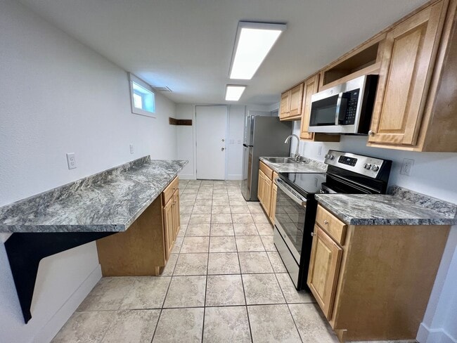 Building Photo - 424 S 29th St