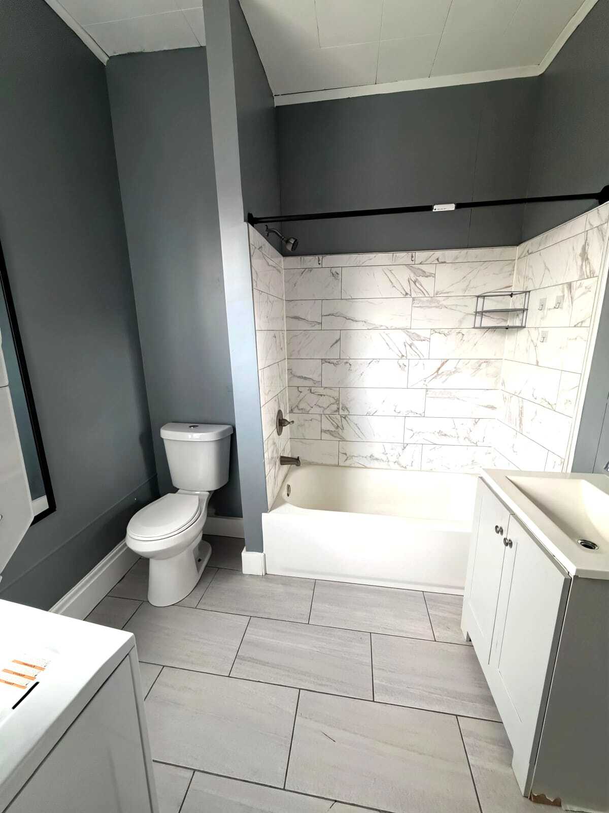 Building Photo - 204 1st St