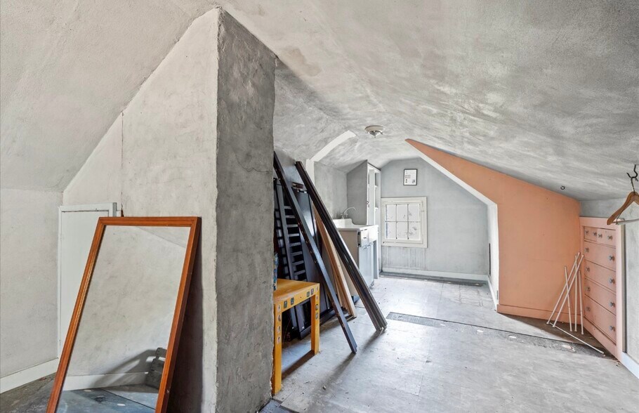 Building Photo - 114 Phelps Pl