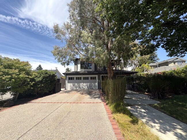 Building Photo - Spacious 5BR/3.5BA Palo Alto Home with Gourmet Kitchen & Large Backyard