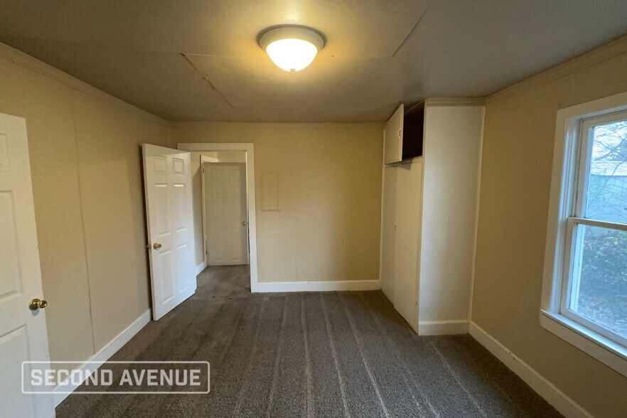 Building Photo - 514 S Carl St