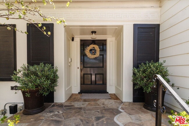 Building Photo - 231 S Thurston Ave