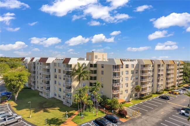 Building Photo - 13120 SW 92nd Ave