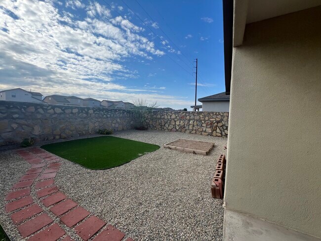 Building Photo - 6954 Santa Marta St