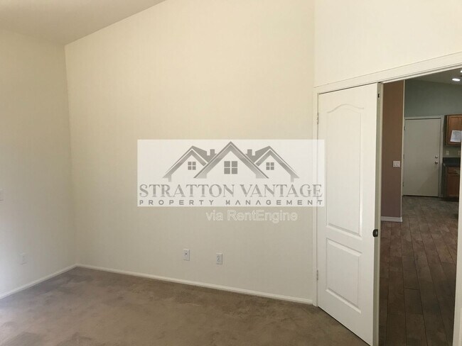 Building Photo - 42006 W Anne Ln