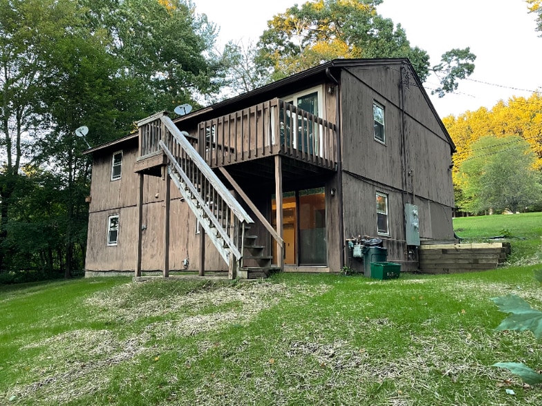 Building Photo - 27 N Hillside Rd