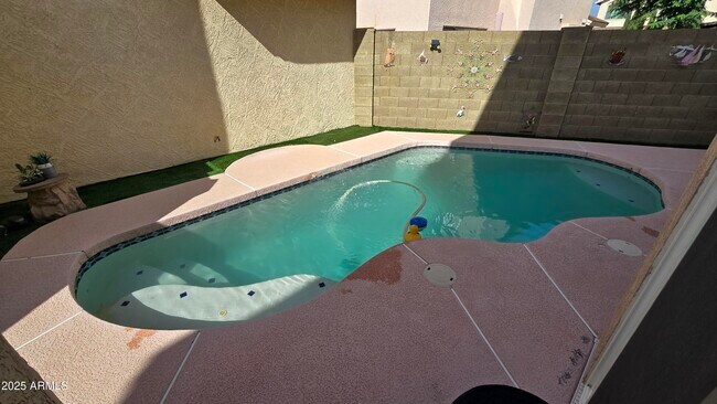 Building Photo - 18820 N 41st Dr