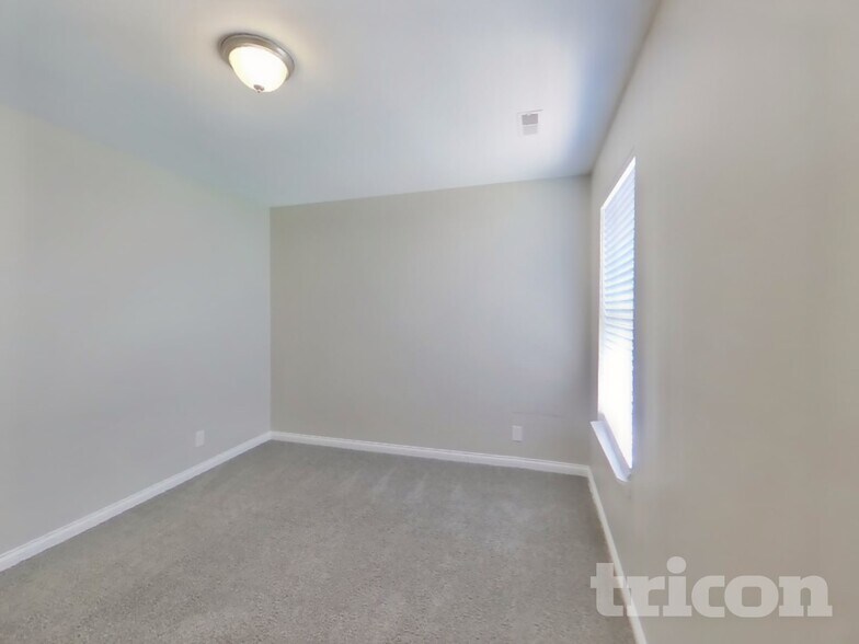 Building Photo - 8599 Captain Dr