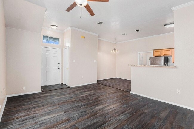 Building Photo - Discover your new home in this spacious 3-bedroom, 2-bath duplex located in the charming city of ...