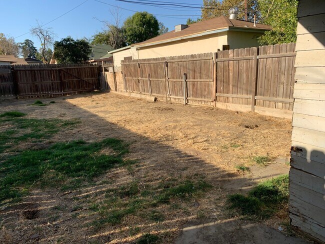 Building Photo - 1809-1811 Buena Vista St