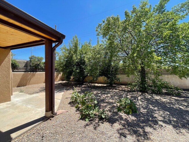 Building Photo - 1704 2nd St