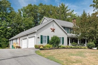 Building Photo - 2-12 Yvonne St