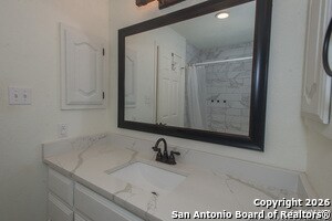 Building Photo - 430 CR 683