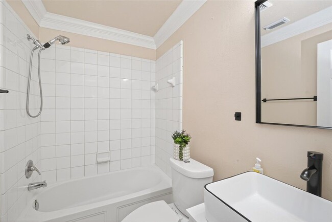 Building Photo - 12522 Magnolia Canyon