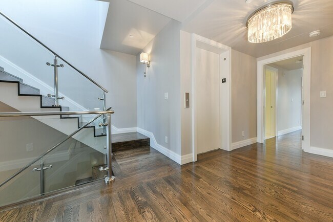 Building Photo - 298 Beacon St