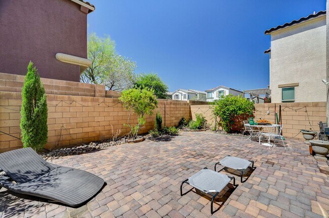 Building Photo - Stunning Southern Highlands three bedroom!