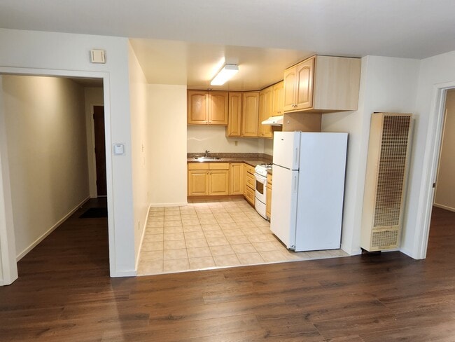 Primary Photo - 1810 Bush St