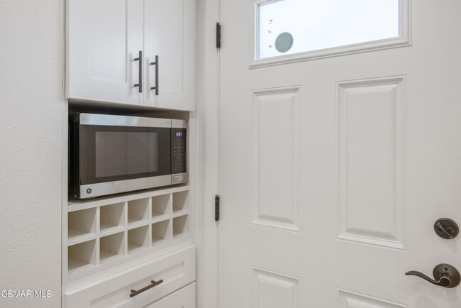 Building Photo - 5540 Lake Lindero Dr