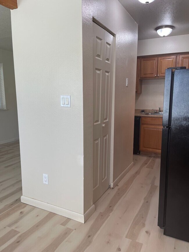 Building Photo - 1705 Heatheridge Rd