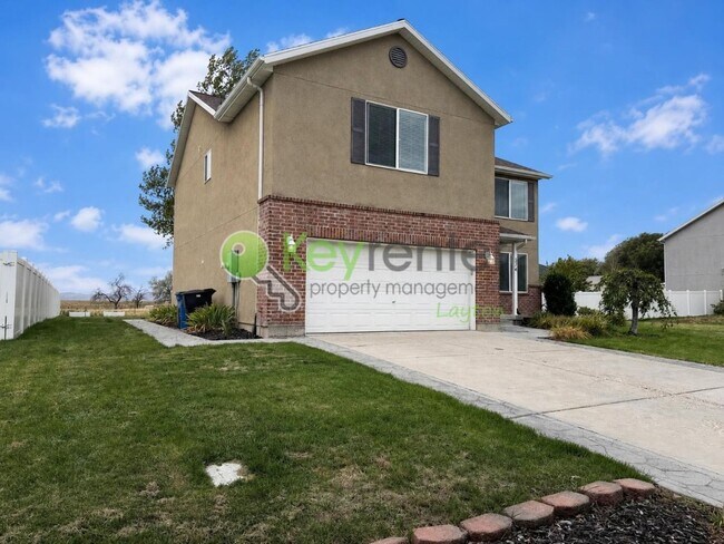 Building Photo - 374 Wellington Dr