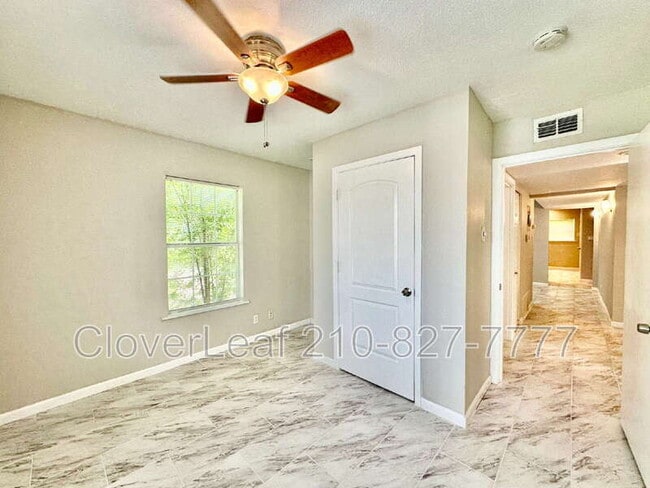 Building Photo - 214 Basswood Dr