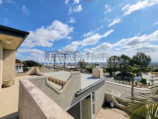 Building Photo - 2755 E Hill St