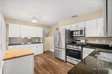 Building Photo - 924 Thornton Ln