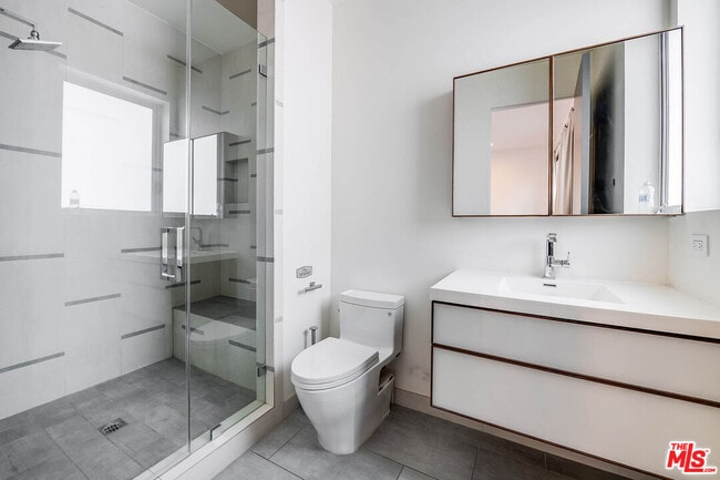 Building Photo - 770 Paseo Miramar