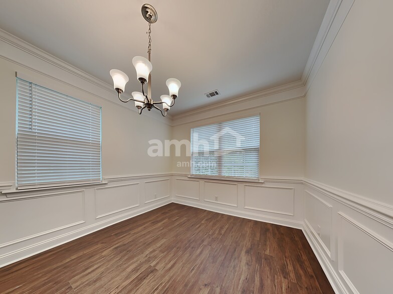 Building Photo - 27 Winslow Cir