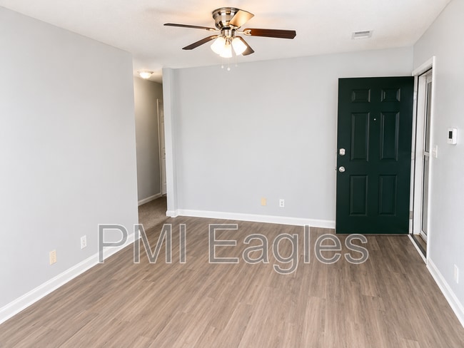 Building Photo - 1140 Timothy Ave
