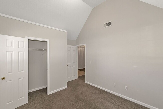 Building Photo - 2520 Thunder Basin Way