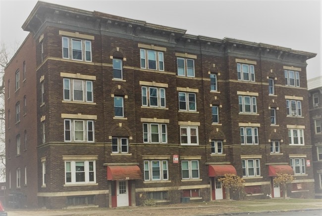Building Photo - 56-60 Fort Pleasant Ave