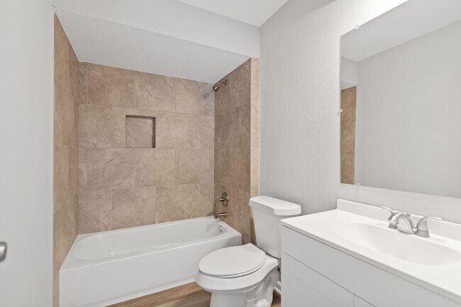 Building Photo - 125 Bastrop St