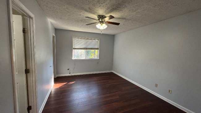 Building Photo - 656 Longbow Ct