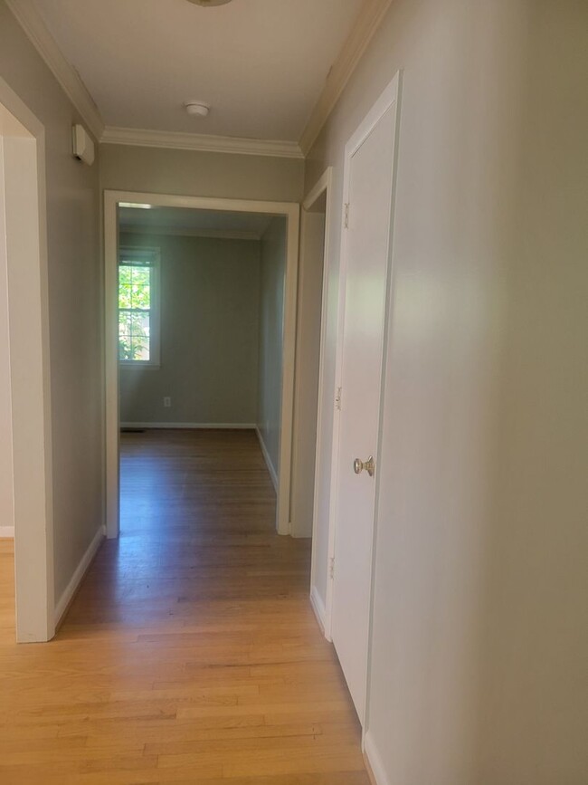 Building Photo - 3102 Northwoods Dr