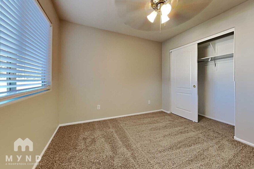 Building Photo - 28504 N Dolomite Ln