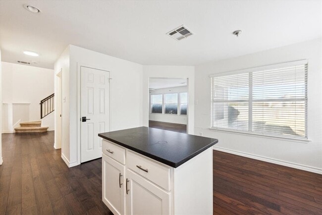 Building Photo - 15721 Ecorio Dr