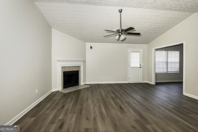 Building Photo - 955 Foxworthy Ln