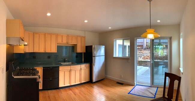 Building Photo - 450 Loma Vista Terrace