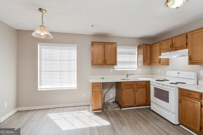 Building Photo - 6481 Alford Way