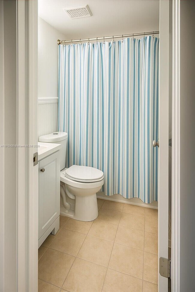 Building Photo - 11905 NE 2nd Ave