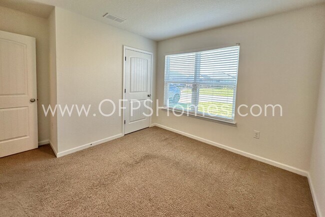 Building Photo - 812 Moorhen Wy